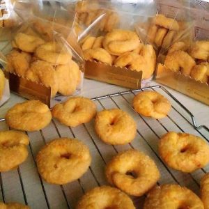 golden ring, homemade salted egg yolk cookies, kue kering telur asin, kue isi telur asin