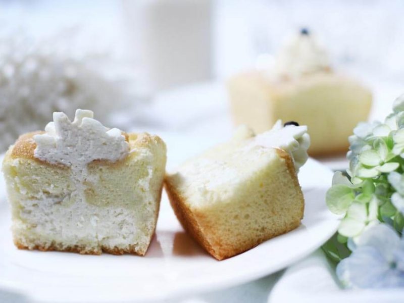 cups of bonheur, fluffy chiffon cupcake, vanilla cream