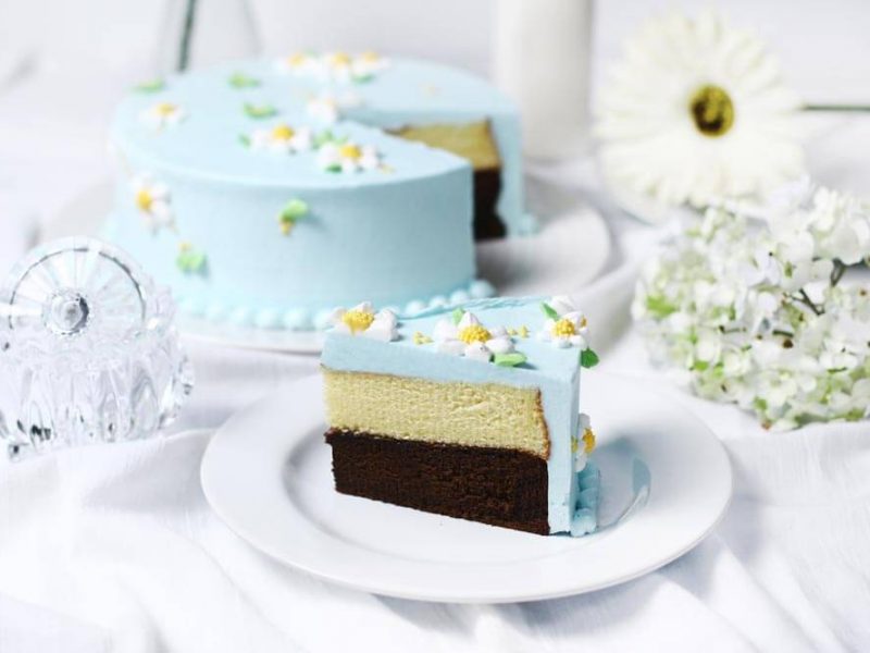 premium lapis surabaya inside buttercream decoration cake