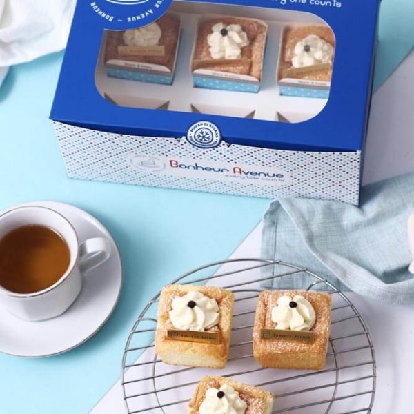 cups of bonheur, fluffy chiffon cupcake, vanilla cream